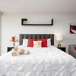 Alexander Suites