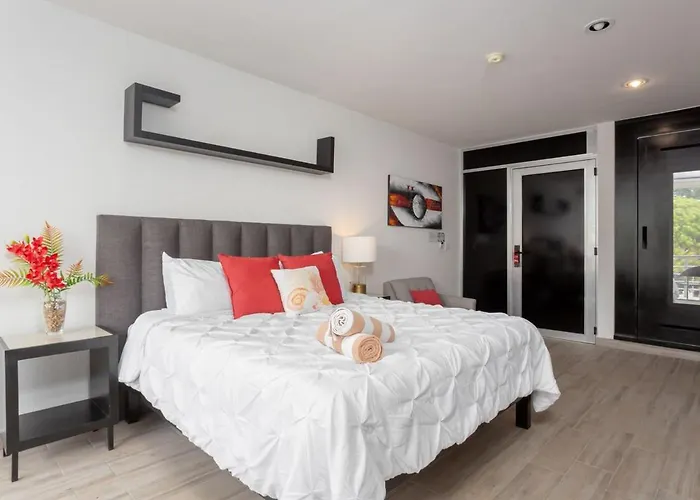 Alexander Suites